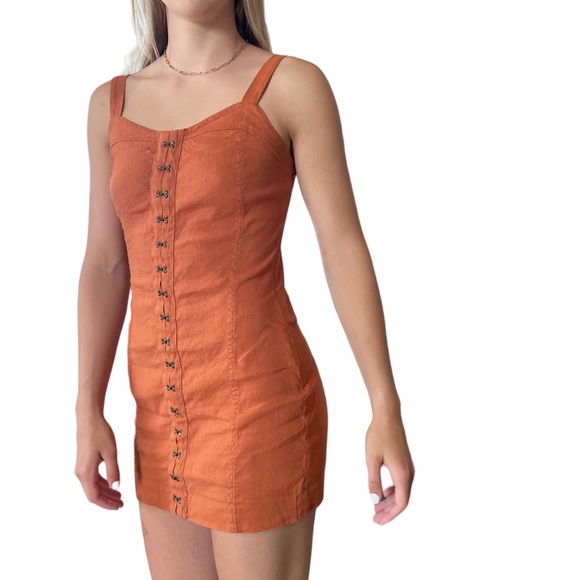 Keith Linen Mini Dress - Picture 5 of 6